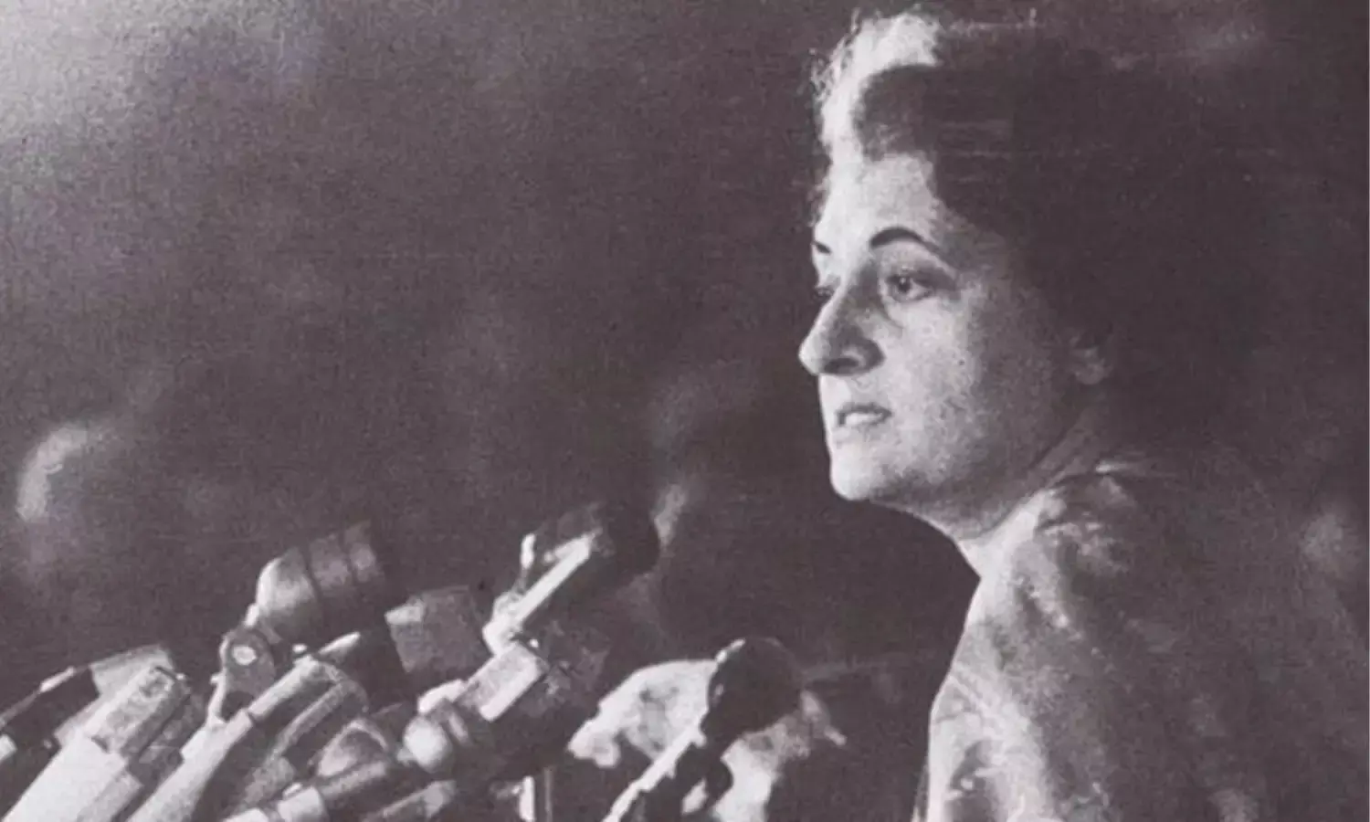 Samvidhaan Hatya Diwas: जानिए क्‍यों संविधान हत्‍या दिवस मनाया जाना सही, 25 जून 1975 को ऐसे हुई थी संविधन की हत्‍या...