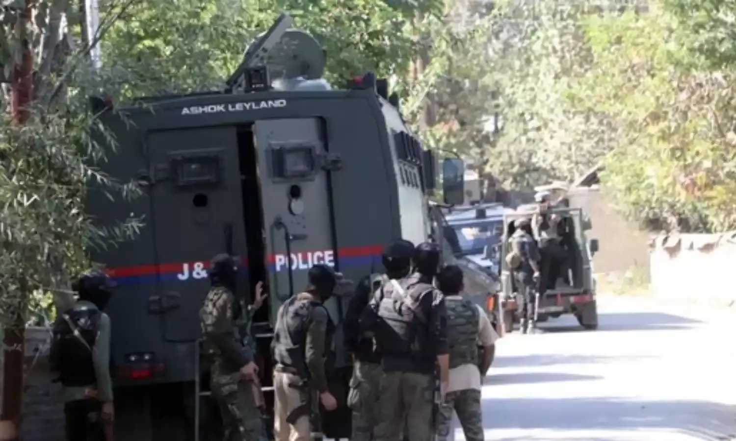 Jammu Kashmir News: जम्मू-कश्मीर के कुपवाड़ा में घुसपैठ की कोशिश नाकाम, सेना ने तीन आतंकियों का किया सफाया Jammu Kashmir News: जम्मू-कश्मीर के कुपवाड़ा में घुसपैठ की कोशिश नाकाम, सेना ने तीन आतंकियों का किया सफाया