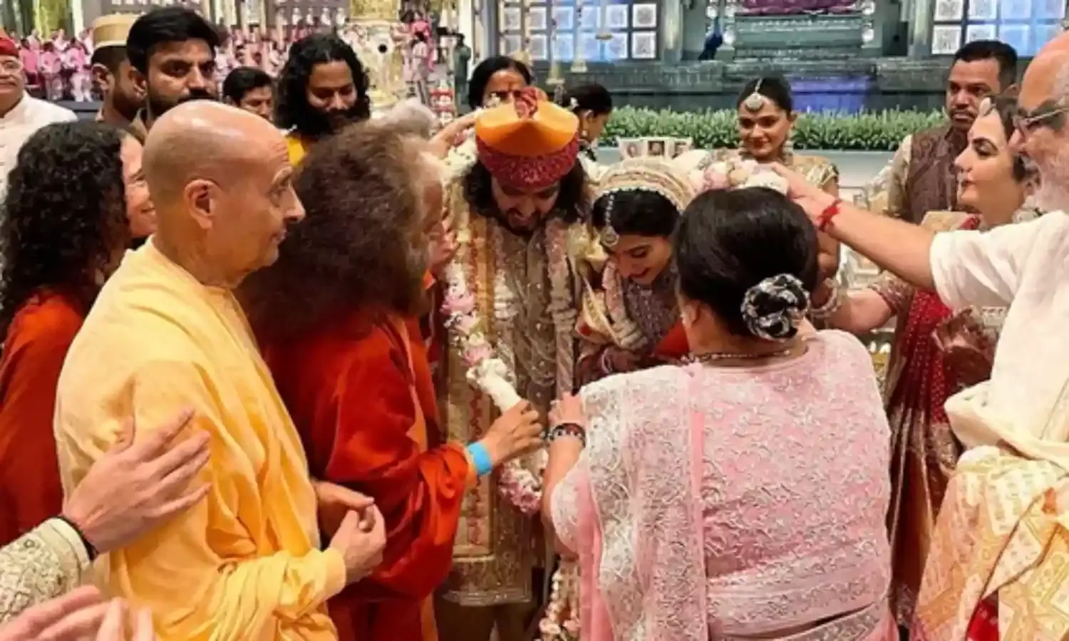 Anant-Radhika Merchant Wedding: अनंत अंबानी-राधिका मर्चेंट की शादी में घुसने की कोशिश करने वाले 2 लोग गिरफ्तार