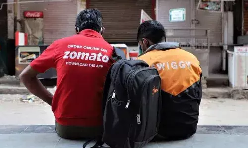 अब ऑनलाइन खाना ऑर्डर करना पड़ेगा महंगा, जोमैटो और स्विगी ने बढ़ाई प्लेटफार्म फीस, जानें खबर