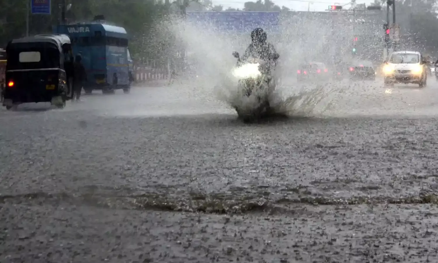 MP Weather Update: पीक पर मॉनसून, कई जगहों पर रुक-रुक कर हो रही बारिश, बांधों में बढ़ा जलस्तर