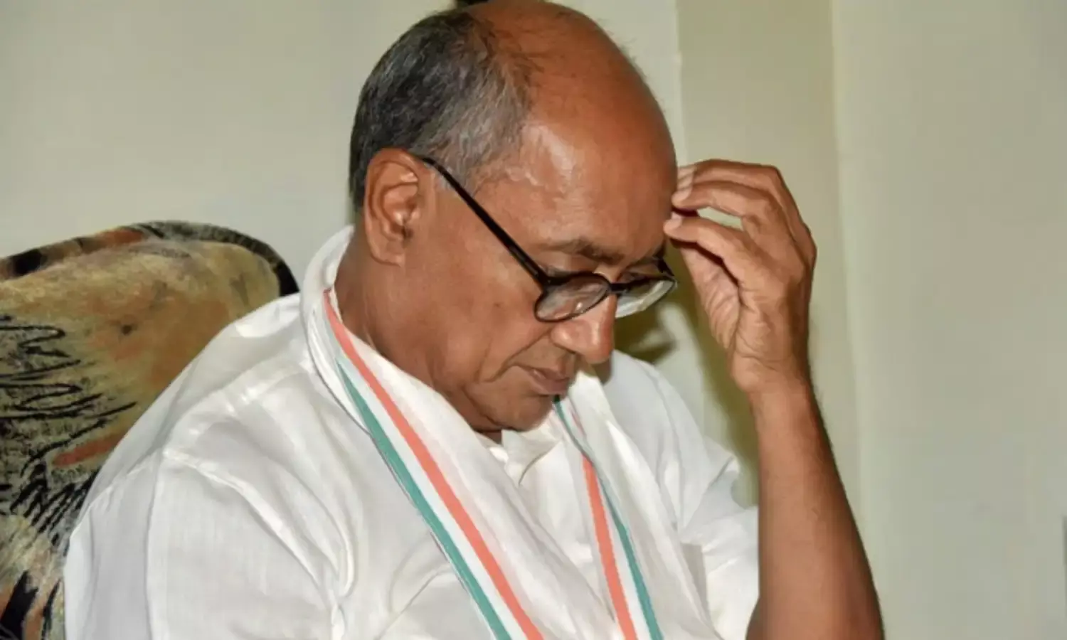 कांग्रेस के वरिष्ठ नेता दिग्विजय सिंह ने जिनको बताया दहशतगर्द, पुलिस कार्रवाही के बाद वही निकले कांग्रेस कार्यकर्ता, जानिए पूरा मामला... कांग्रेस के वरिष्ठ नेता दिग्विजय सिंह ने जिनको बताया दहशतगर्द, पुलिस कार्रवाही के बाद वही निकले कांग्रेस कार्यकर्ता, जानिए पूरा मामला...