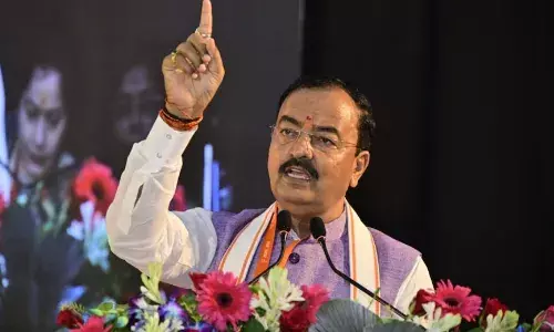 केशव प्रसाद मौर्य और अखिलेश यादव के बीच ट्वीट वॉर, मौर्य बोले - सपा का PDA एक धोखा...