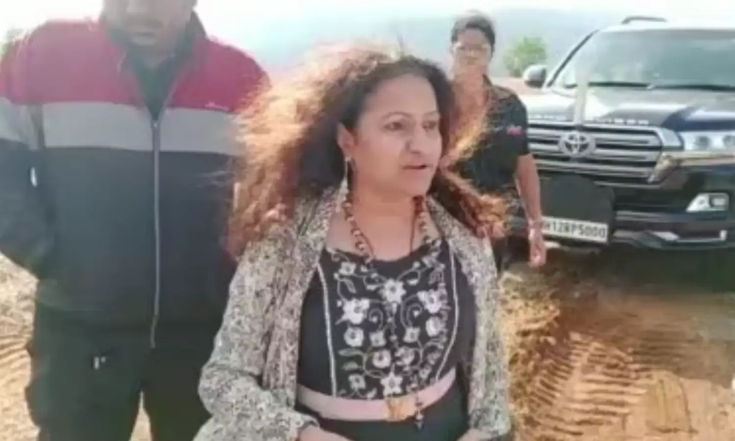 Manorama Khedkar Arrested : पुणे पुलिस के शिकंजे में IAS पूजा खेडकर की मां, अब होगी पूछताछ