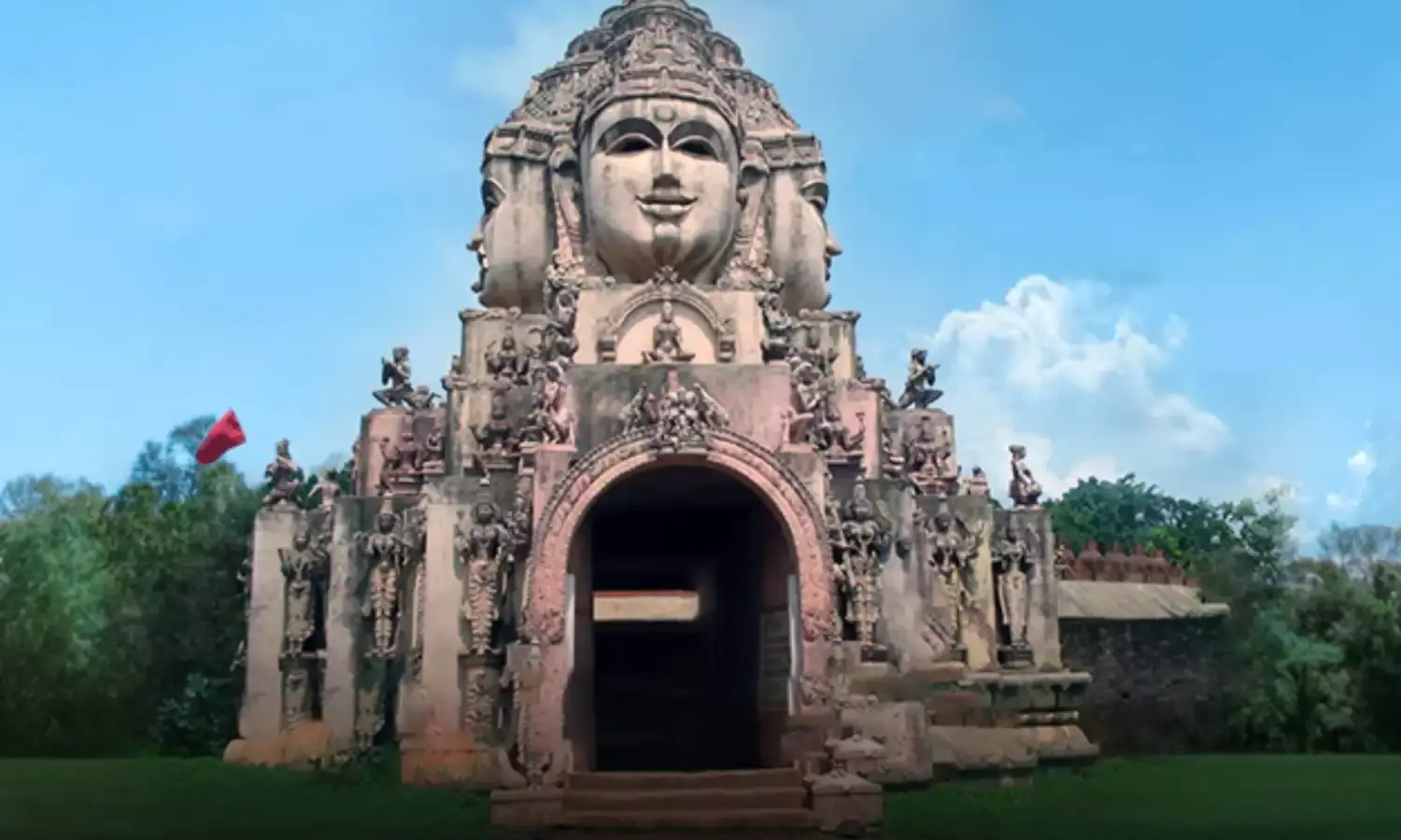 प्रकृति की गोद में बसा अमरकंटक है पर्यटकों की पहली पसंद, जानिए क्या है इसकी खासियत...