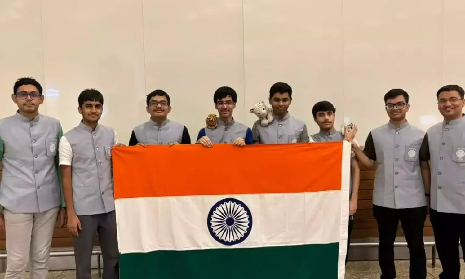 International Maths Olympiad : अंतर्राष्ट्रीय गणित ओलंपियाड में भारत का चौथा स्थान, जानिए ये होता क्या है? International Maths Olympiad : अंतर्राष्ट्रीय गणित ओलंपियाड में भारत का चौथा स्थान, जानिए ये होता क्या है?