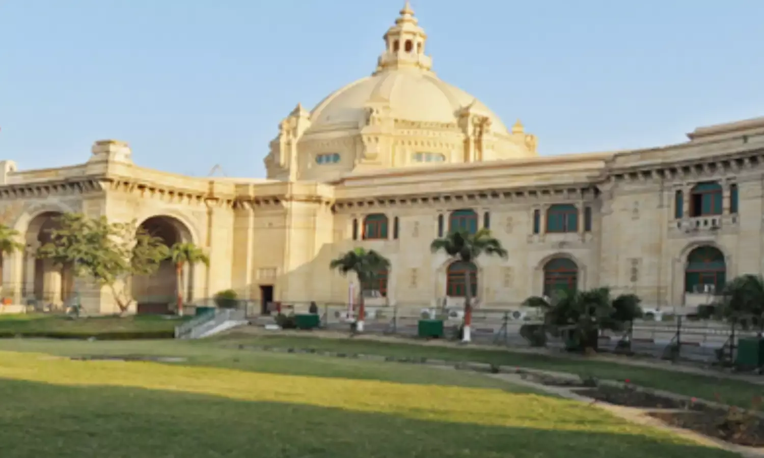 UP Monsoon Session : अनुपूरक बजट पेश करेगी योगी सरकार, महाकुंभ पर होगा फोकस, विपक्ष ने कसी कमर UP Monsoon Session : अनुपूरक बजट पेश करेगी योगी सरकार, महाकुंभ पर होगा फोकस, विपक्ष ने कसी कमर