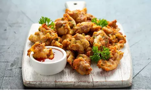 बारिश में पकोड़े ही नहीं बल्कि खाने की ये चीजें भी देती हैं आनंद, जरूर करें ट्राई...