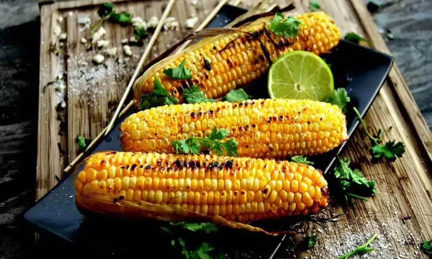 Health Benefits of Corn: बारिश में भीगते हुए खाना चाहते हैं भुट्टा, तो जान लें इससे मिलने वाले 5 जबरदस्त फायदे Health Benefits of Corn: बारिश में भीगते हुए खाना चाहते हैं भुट्टा, तो जान लें इससे मिलने वाले 5 जबरदस्त फायदे