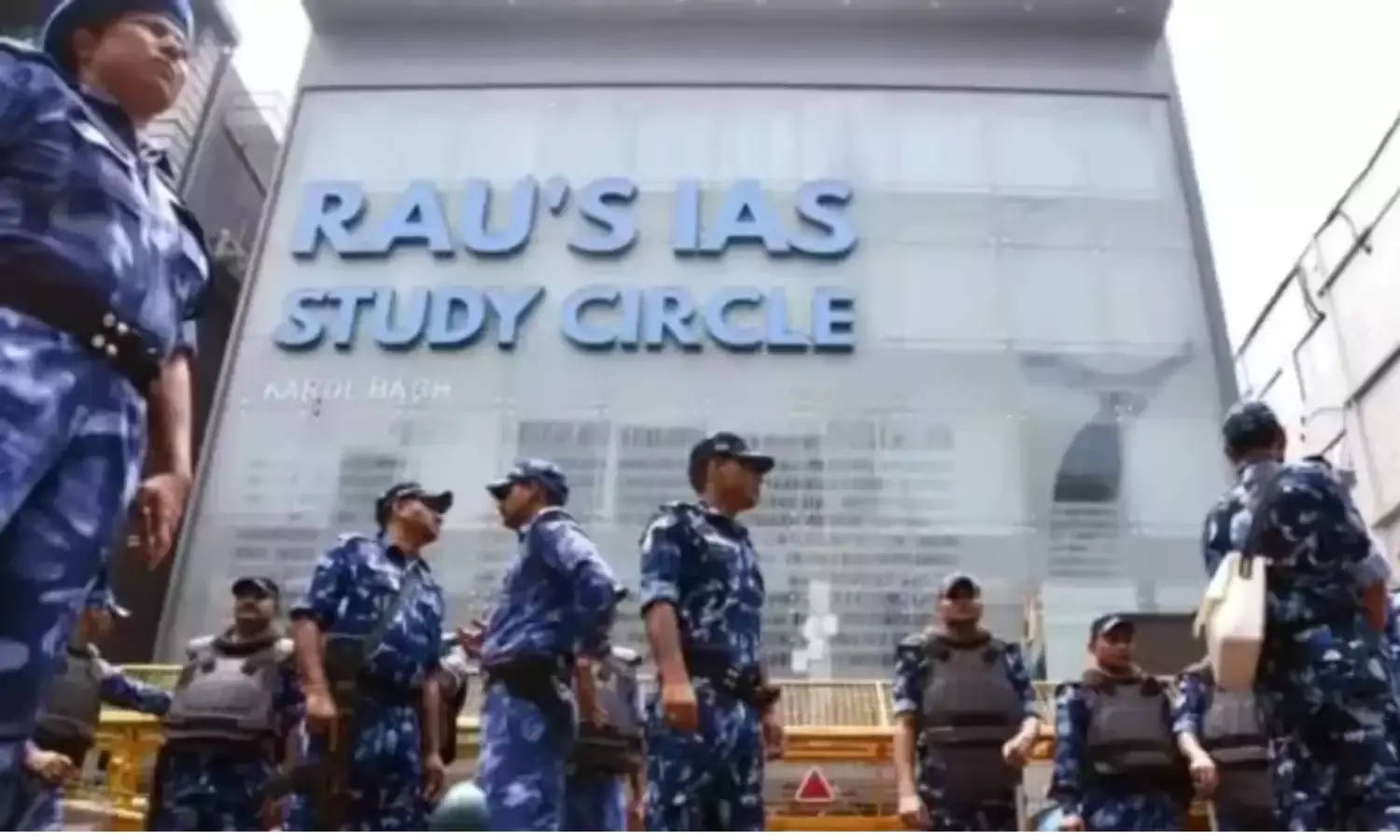 Delhi Coaching Center Incident: दिल्ली MCD ने किया 13 कोचिंग सेंटरों को सील, थार मालिक समेत 5 गिरफ्तार, रॉव IAS ने मांगी माफ़ी Delhi Coaching Center Incident: दिल्ली MCD ने किया 13 कोचिंग सेंटरों को सील, थार मालिक समेत 5 गिरफ्तार, रॉव IAS ने मांगी माफ़ी