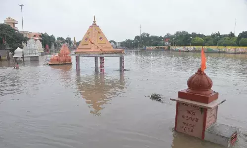 Ujjain News: भारी बारिश के कारण क्षिप्रा का बढ़ा जल स्तर, कई मंदिर डूबे