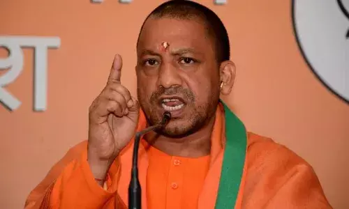 लखनऊ: गोमतीनगर मामले पर सीएम योगी का बड़ा एक्‍शन, DCP, ADCP, ACP, चौकी इंचार्ज, प्रभारी इंस्पेक्टर समेत चौकी के सभी पुलिसकर्मी सस्पेंड...