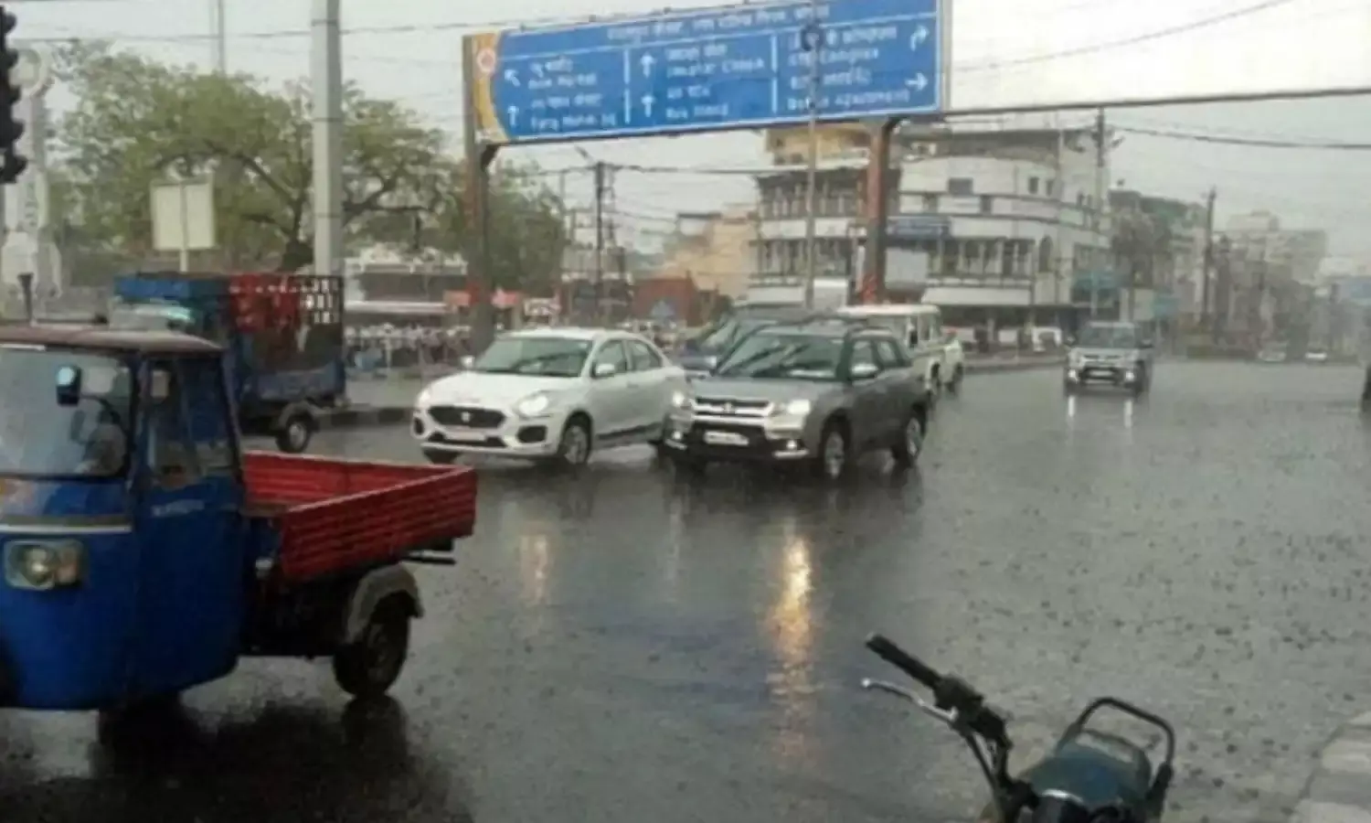 MP Heavy Rain : भोपाल में नहीं थम रहा बारिश का दौर, खुल सकते हैं MP के कई डैम, 10 से अधिक जिलों में अलर्ट