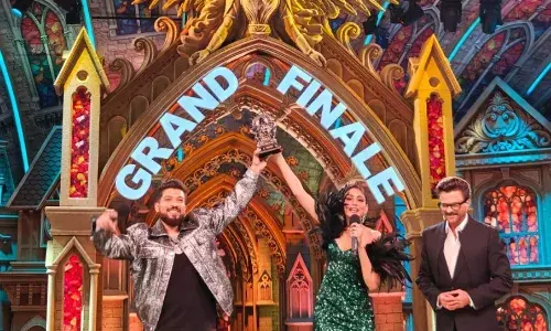 Big Boss Ott 3: अरमान, लवकेश नहीं ये बना बिग बॉस ओटीटी 3 का विनर, ट्रॉफी के साथ मिली इतनी विनिंग प्राइस Big Boss Ott 3: अरमान, लवकेश नहीं ये बना बिग बॉस ओटीटी 3 का विनर, ट्रॉफी के साथ मिली इतनी विनिंग प्राइस