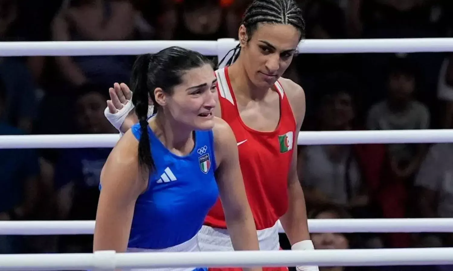 इटली की बॉक्सर एंजेला कैरिनी को IBA देगा 50,000 डॉलर, खेलीफ के खिलाफ़ छोड़ा था मैच