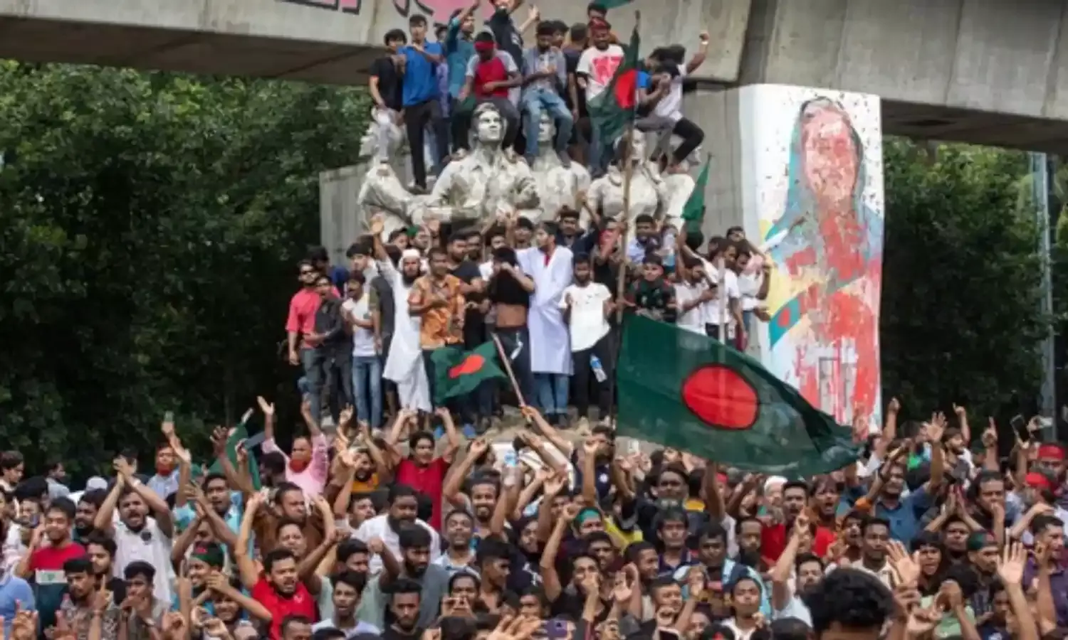 Bangladesh News LIVE: बांग्लादेशी पीएम शेख हसीना पहुंची यूपी के गाजिया बाद, जल्द पहुंचेगी दिल्ली Bangladesh News LIVE: बांग्लादेशी पीएम शेख हसीना पहुंची यूपी के गाजिया बाद, जल्द पहुंचेगी दिल्ली