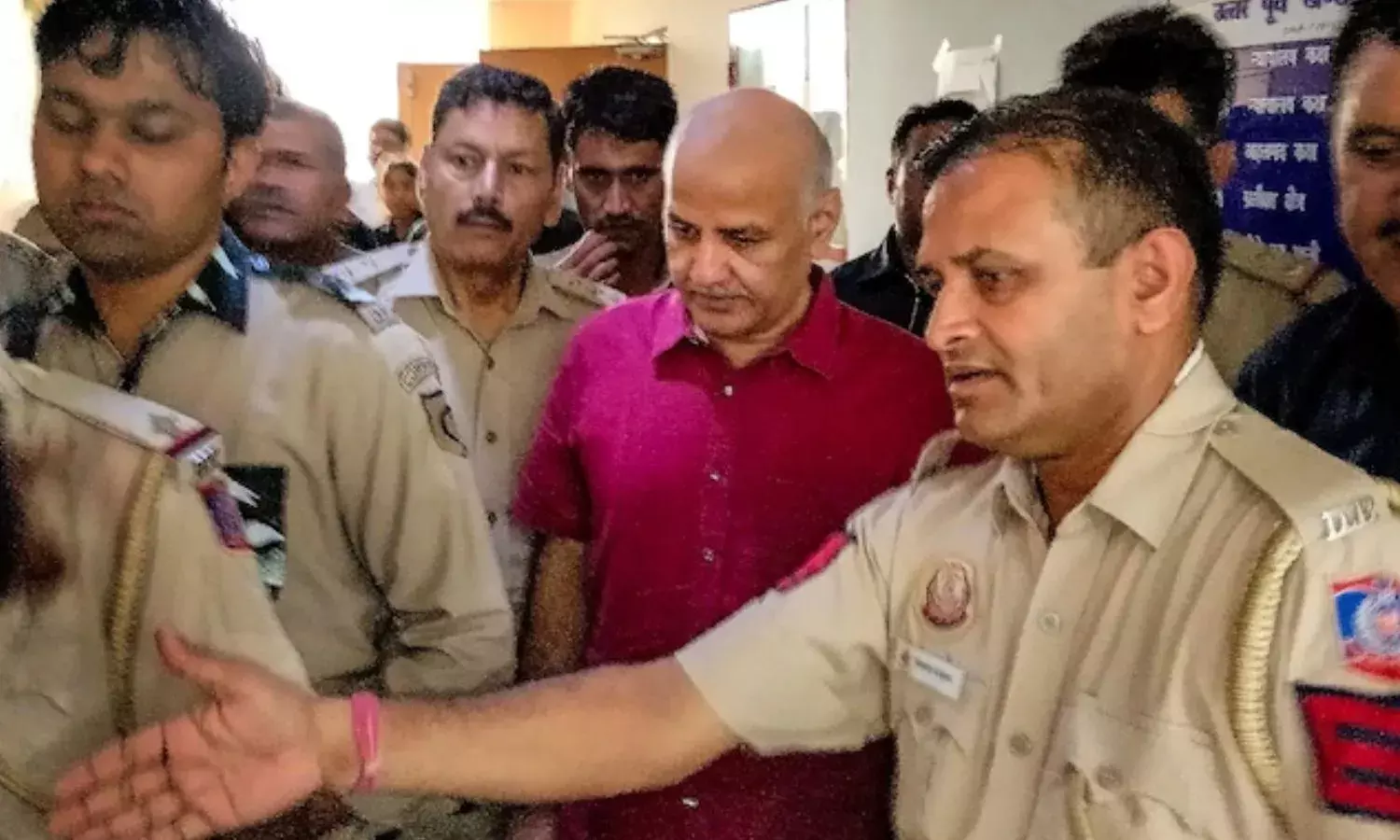 सुप्रीम कोर्ट की तरफ से मनीष सिसोदिया को फिर नहीं मिली जमानत, 16 महीनों से जेल में हैं बंद सुप्रीम कोर्ट की तरफ से मनीष सिसोदिया को फिर नहीं मिली जमानत, 16 महीनों से जेल में हैं बंद