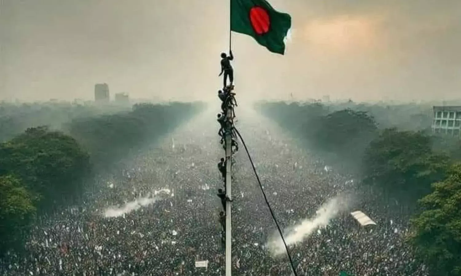 बांग्लादेश हिंसा से भारत अलर्ट, अपने नागरिकों के लिए जारी की एडवाइजरी और हेल्पलाइन नंबर