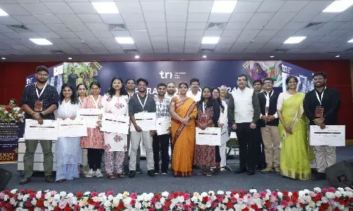 UP को बनना है एक ट्रिलियन डॉलर की अर्थव्यवस्था तो ग्रामीण महिला किसानों पर फोकस जरुरी - उपमुख्यमंत्री ब्रजेश पाठक UP को बनना है एक ट्रिलियन डॉलर की अर्थव्यवस्था तो ग्रामीण महिला किसानों पर फोकस जरुरी - उपमुख्यमंत्री ब्रजेश पाठक