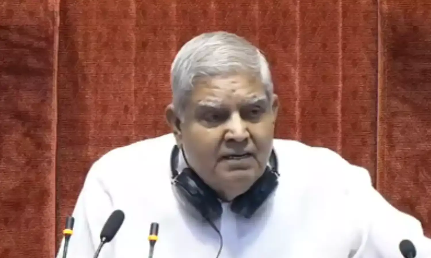 विनेश फोगाट के मुद्दे पर विपक्ष ने किया हंगामा, सभापति ने दुखी होकर छोड़ दी चेयर