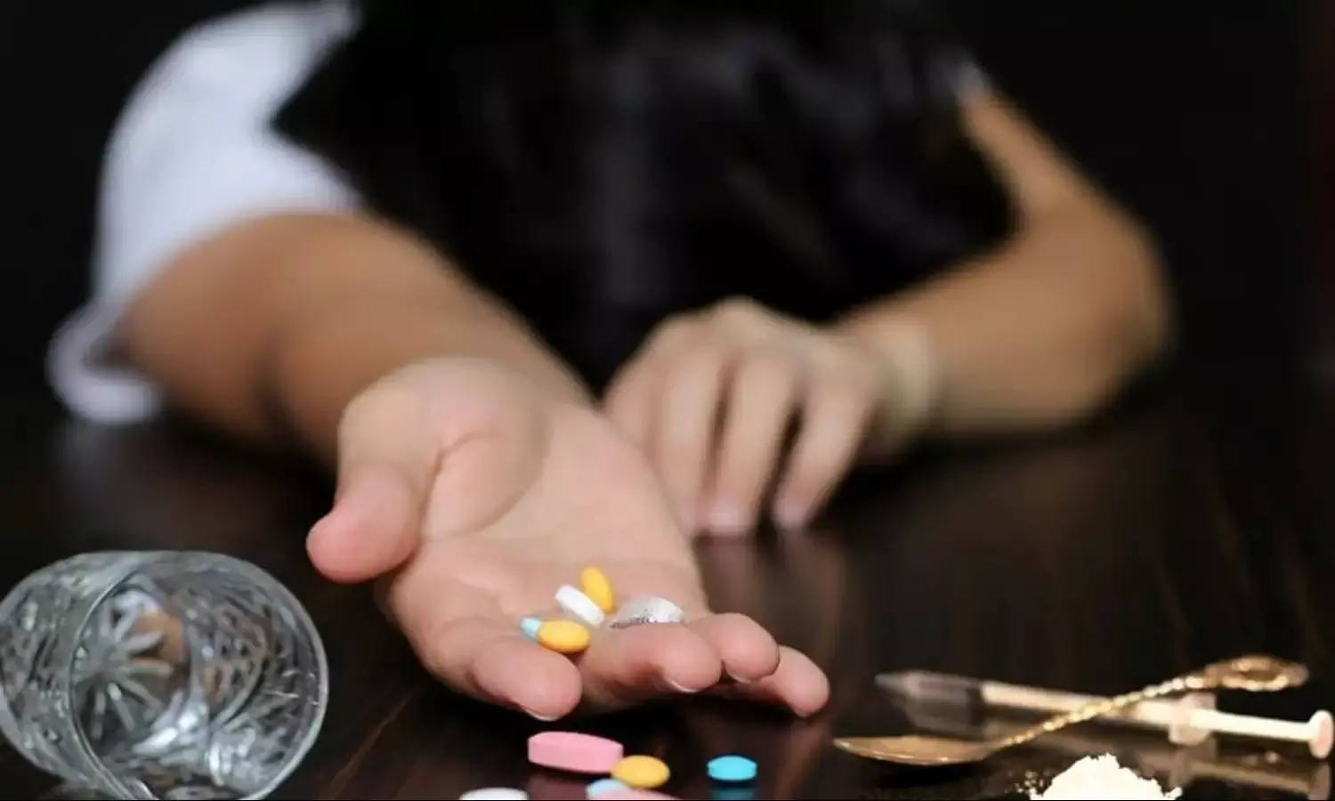 MORENA NEWS: पत्नी ने पति को दी नींद की गोलियां, प्रेमी की मदद से उतारा मौत के घाट