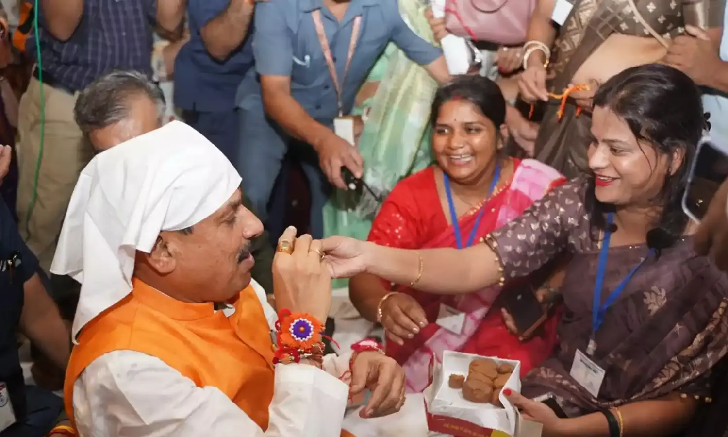 CM Mohan Yadav: टीकमगढ़ में दिखा CM मोहन का अनोखा अंदाज, लाठी घुमाकर दिखाया जौहर, देखें वीडियो