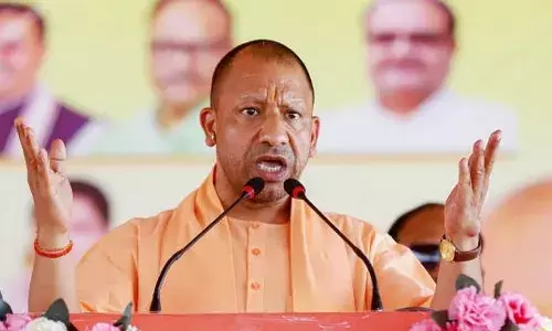 सीएम योगी की छवि ख़राब करने वाली AI जेनरेटेड वीडियो सोशल मीडिया पर हो रही वायरल, जांच में जुटी साइबर सेल