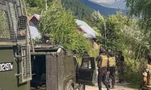 अनंतनाग में सुरक्षाबलों और आतंकवादियों के बीच मुठभेड़ जारी, अब तक 2 जवान शहीद और 3 हुए जख्मी