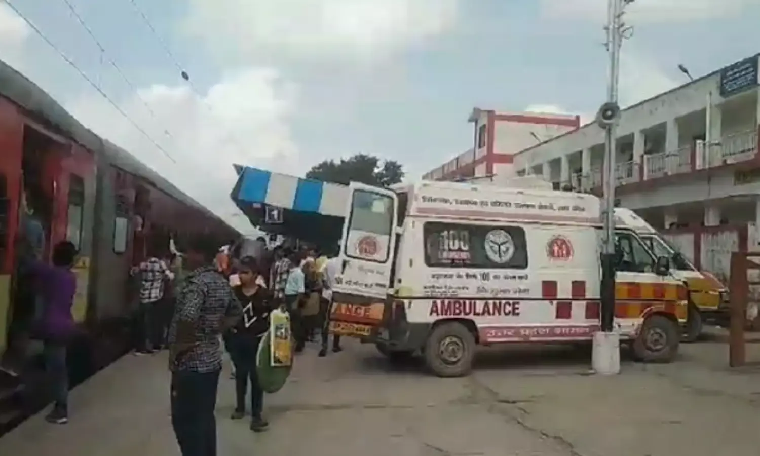 Punjab Mail Stampede : पंजाब मेल में अफवाह के कारण मची भगदड़, 20 से ज्यादा घायल, कई की हालत गंभीर Punjab Mail Stampede : पंजाब मेल में अफवाह के कारण मची भगदड़, 20 से ज्यादा घायल, कई की हालत गंभीर