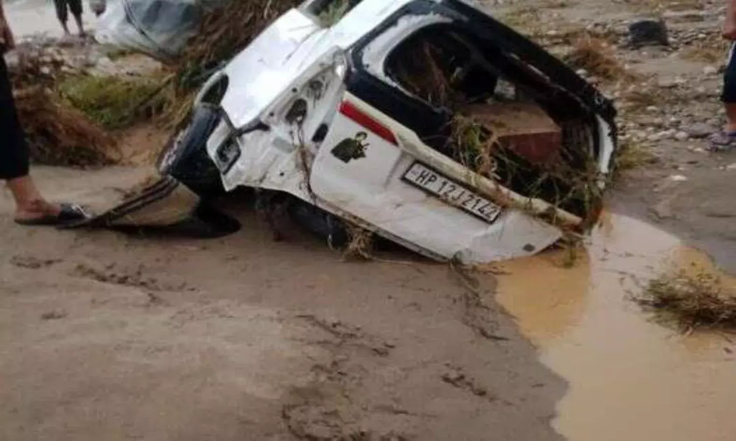 हिमाचल के ऊना जिले में पसरा मातम, एक साथ तीन परिवार के 12 लोग बहे, 11 की मौत