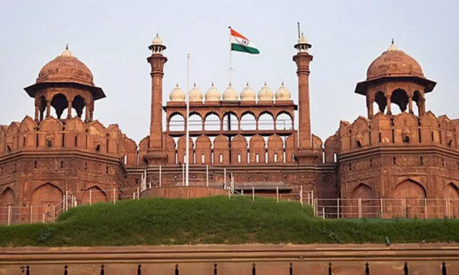 स्वतंत्रता दिवस को लेकर सुरक्षा के पुख्ता इंतजाम, 700 AI कैमरे रखेंगे निगरानी