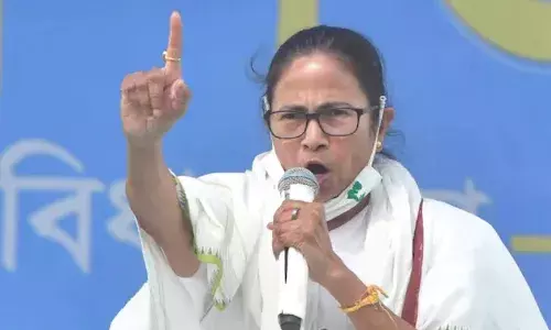 पुलिस ने रविवार तक नहीं सुलझाया मामला तो CBI करेगी जांच - कोलकाता रेप केस पर सीएम का ऐलान पुलिस ने रविवार तक नहीं सुलझाया मामला तो CBI करेगी जांच - कोलकाता रेप केस पर सीएम का ऐलान