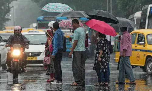 देश भर में बारिश बनी आफत, कई राज्यों में जमकर बरसेंगे बादल