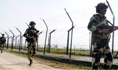 सुरक्षा मजबूत करने के लिए सीमा पर ग्रामीणों से संपर्क कर रही है बीएसएफ