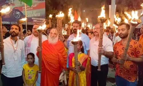 बांग्लादेश में हिंदुओं पर हिंसा का विरोध, जबलपुर के बाद सर्व समाज ने नीमच को बंद करने का लिया निर्णय