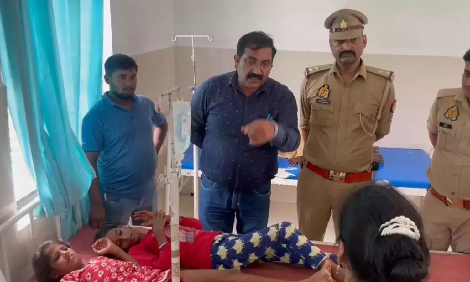 हरदोई स्वतंत्रता दिवस पर बड़ा मामला, स्कूल में बांटी गई जलेबी खाकर 15 बच्चे हुए बीमार, 5 की हालत काफी गंभीर