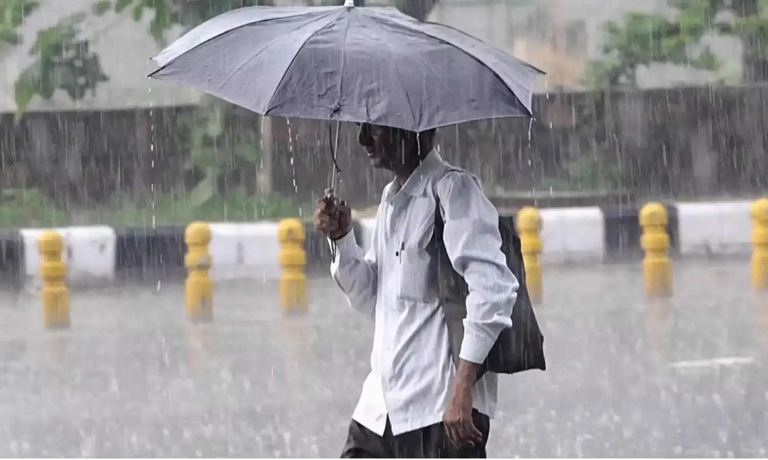 सावधान! 25 जिलों में तूफान और भारी बारिश का अलर्ट जारी