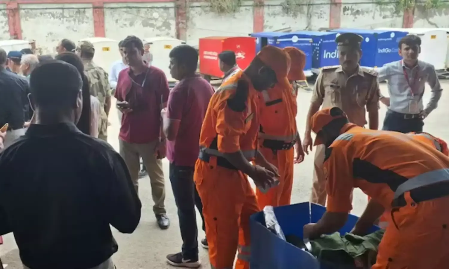 लखनऊ एयरपोर्ट पर रेडियो एक्टिव पदार्थ मिलने से मचा हड़कंप….