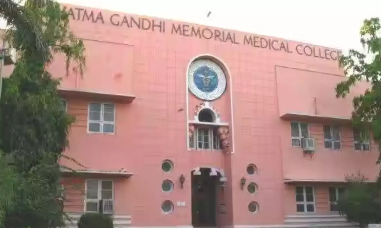 मध्यप्रदेश में बैन 9 इंजेक्शन के बड़े लॉट, 12 ड्रग्स थे संदेहास्पद, जांच करने पर घटिया निकले सैंपल