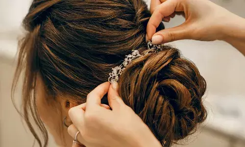 बालों को स्टाइल करें लेकिन इसके होने वाले नुकसान से बचें,  जानिए आसान और असरदार टिप्स