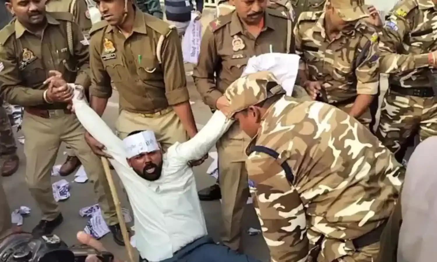 UP में 69000 शिक्षक भर्ती पर बड़ी खबर, OBC अभ्यर्थियों ने सुप्रीम कोर्ट में डाली कैविएट