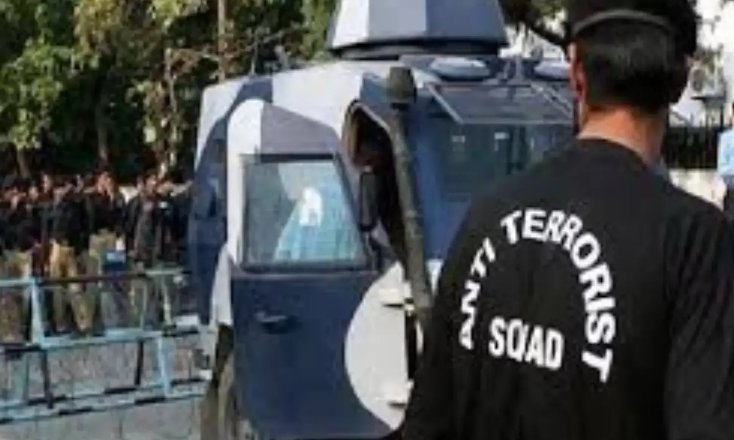 अलकायदा के बड़े मॉड्यूल का भांडाफोड़, कई राज्यों में छोपमारी, हथियार समेत संदिग्ध गिरफ्तार अलकायदा के बड़े मॉड्यूल का भांडाफोड़, कई राज्यों में छोपमारी, हथियार समेत संदिग्ध गिरफ्तार