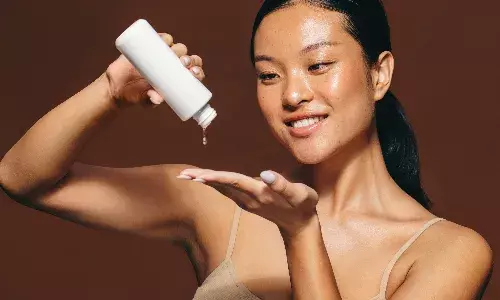 रात में सोने से पहले करें ये स्किनकेयर टिप्स, स्किन की चमक रहेगी बरकरार