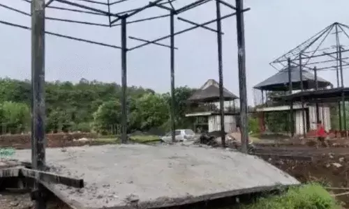 MP के महू में दर्दनाक हादसा, देर रात गिरी निर्माणाधीन फार्म हाउस की छत, 6 मजदूर मलबे में दबे