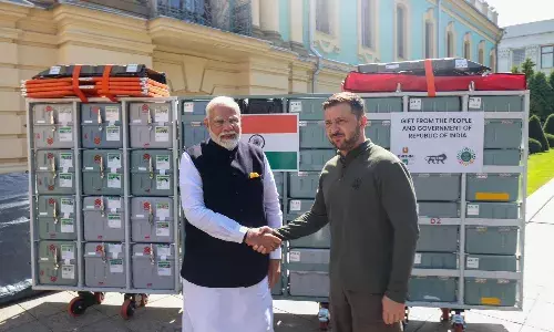 क्यों खास है पीएम मोदी का ये खास गिफ्ट, यूक्रेन दौरे पर राष्ट्रपति जेलेंस्की को किया गिफ्ट