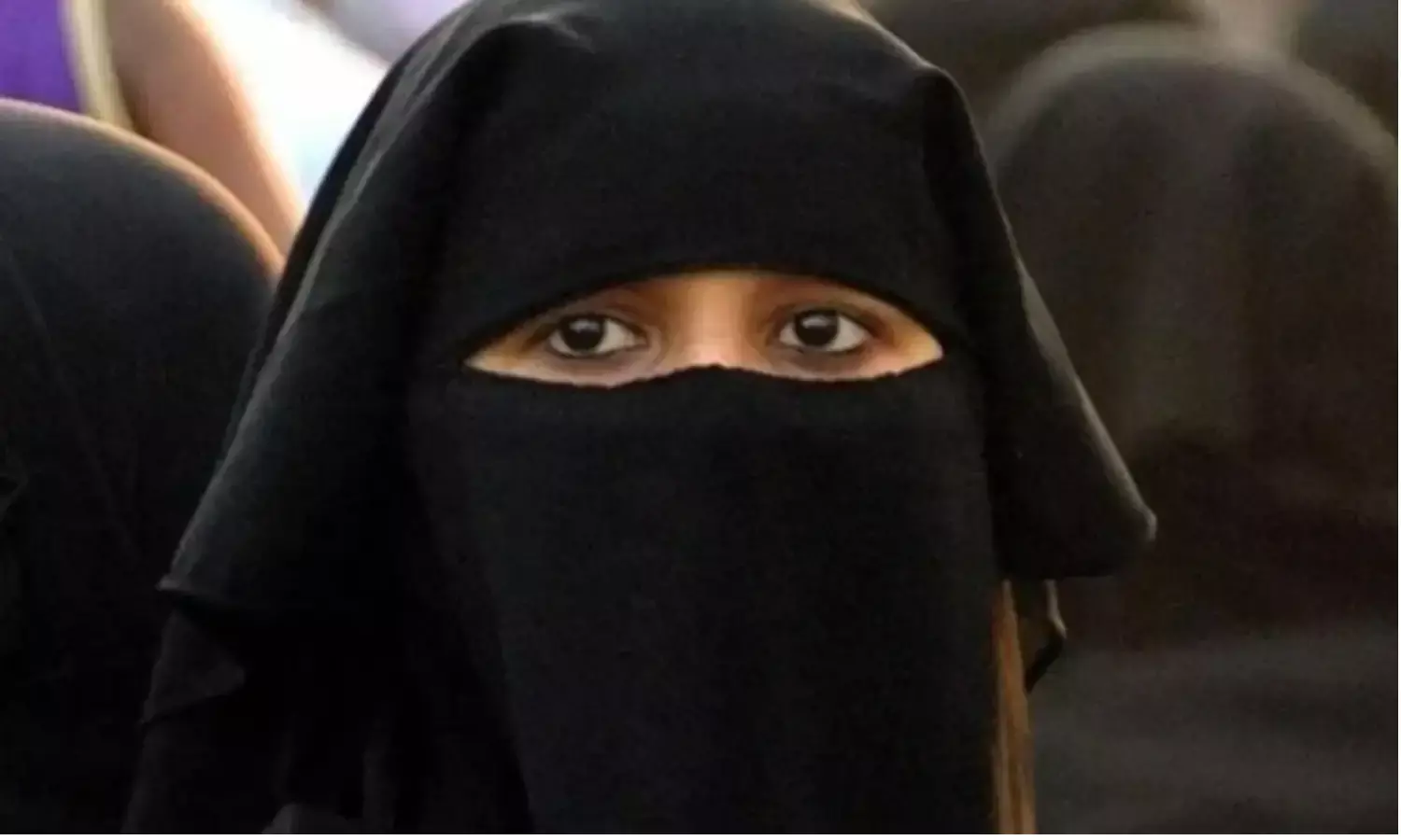 अयोध्या की इस महिला को पीएम मोदी- योगी की तारीफ़ पड़ी महंगी, शौहर ने शरीर पर दाल फेंककर बोला तलाक