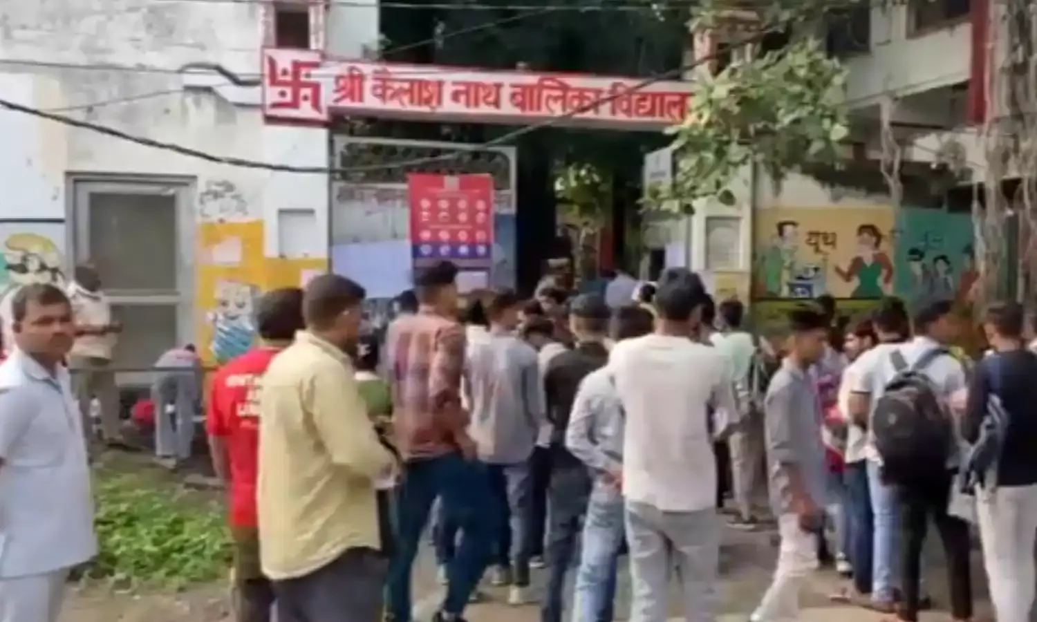 यूपी पुलिस भर्ती परीक्षा का दूसरा दिन, 61 अभ्यर्थियों के दस्तावेज पाए गए संदिग्ध