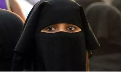 अयोध्या की इस महिला को पीएम मोदी- योगी की तारीफ़ पड़ी महंगी, शौहर ने शरीर पर दाल फेंककर बोला तलाक