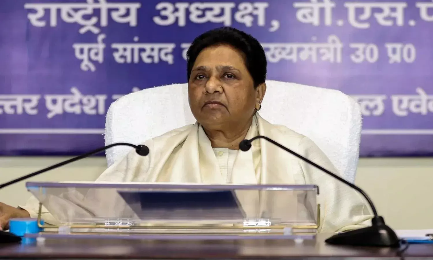 इतने सालों तक कांग्रेस की सरकार रही फिर भी जातीय जनगणना क्यों नहीं हुई? मायावती का राहुल गांधी से बड़ा सवाल इतने सालों तक कांग्रेस की सरकार रही फिर भी जातीय जनगणना क्यों नहीं हुई? मायावती का राहुल गांधी से बड़ा सवाल