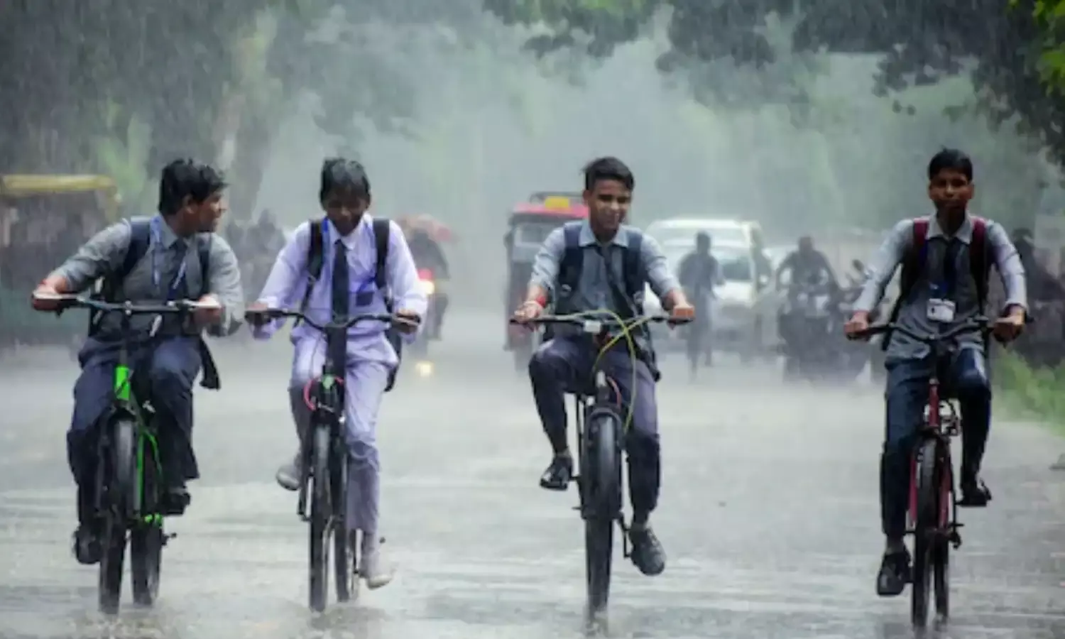 कृष्ण जन्माष्टमी पर मौसम ने बदल अपना तेवर,भोपाल और 15 अन्य जिलों में भारी बारिश की चेतावनी